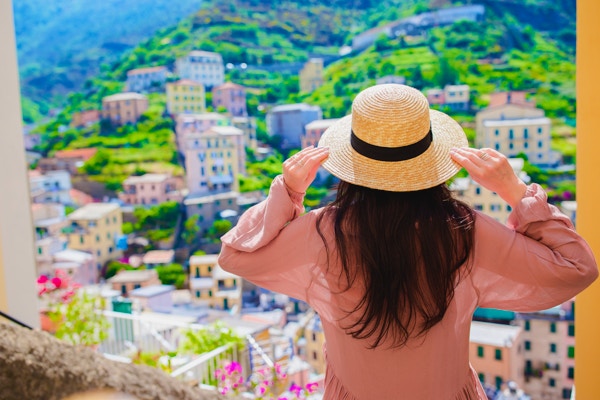 Gettyimages 894436966 Italia Dame Cinque Terre